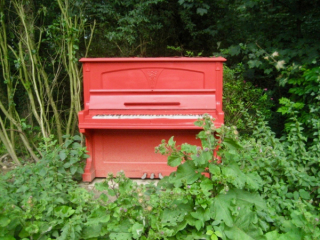 Das rote Klavier